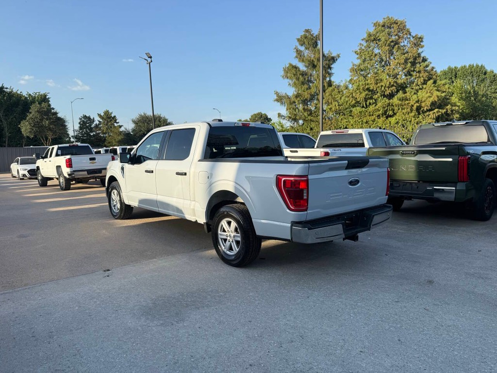 Ford F-150 Vehicle Full-screen Gallery Image 04