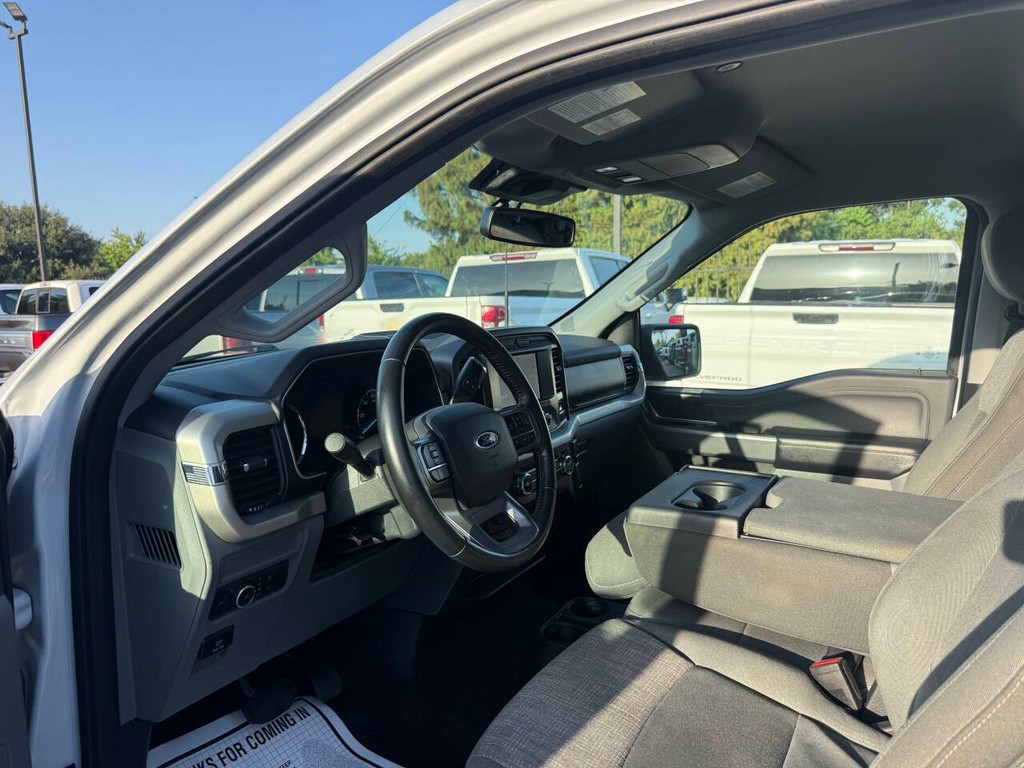Ford F-150 Vehicle Full-screen Gallery Image 06