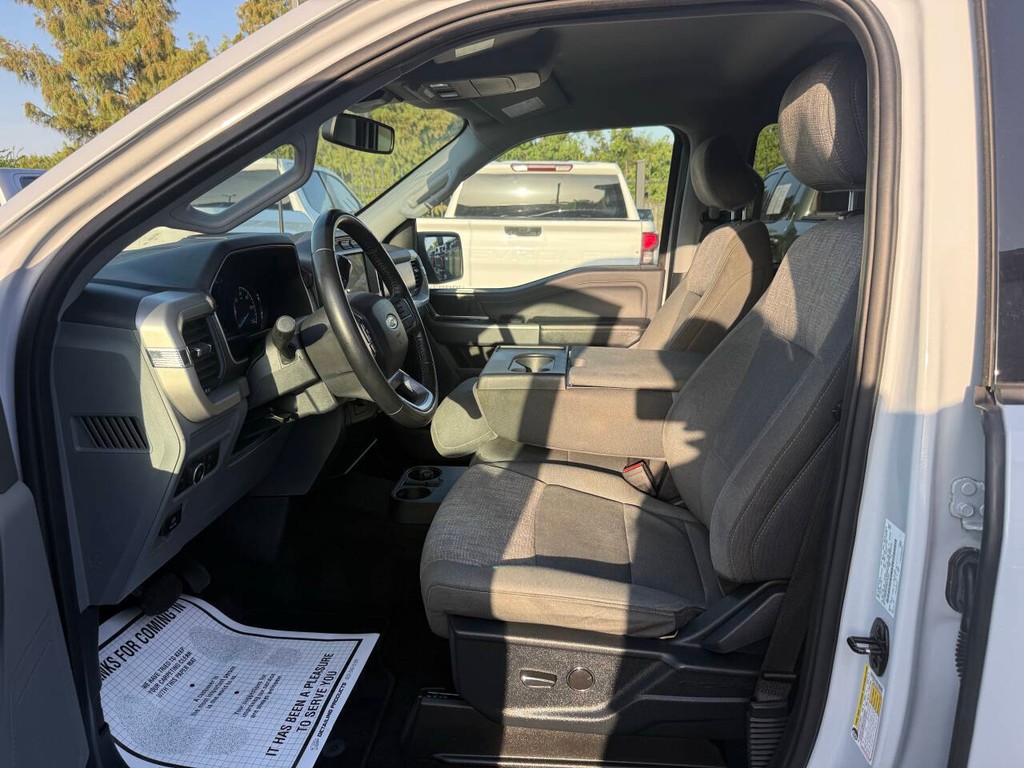 Ford F-150 Vehicle Full-screen Gallery Image 07