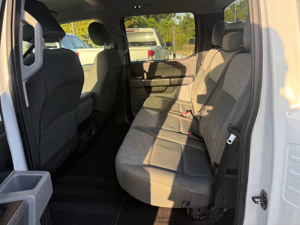 Ford F-150 Vehicle Full-screen Gallery Image 13