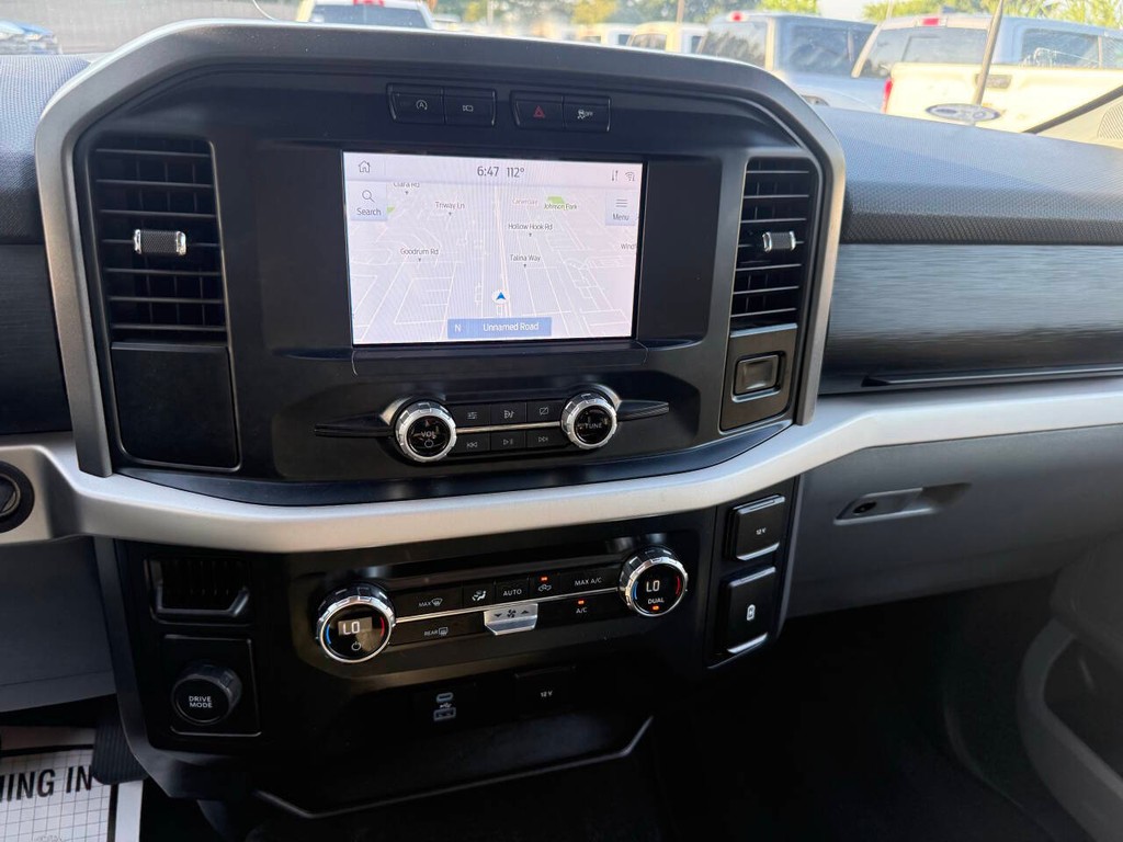 Ford F-150 Vehicle Full-screen Gallery Image 24