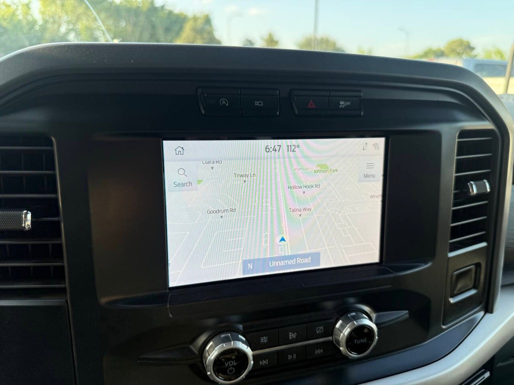 Ford F-150 Vehicle Full-screen Gallery Image 25