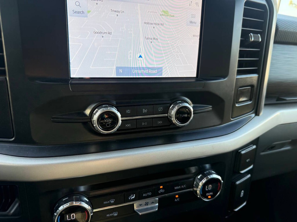 Ford F-150 Vehicle Full-screen Gallery Image 28