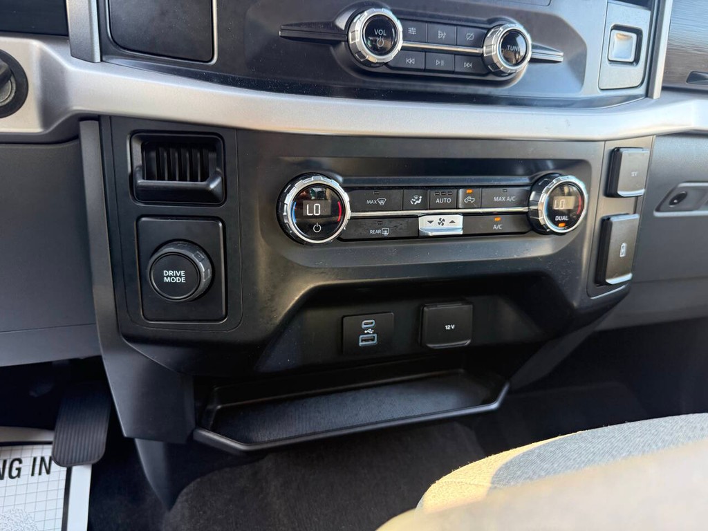 Ford F-150 Vehicle Full-screen Gallery Image 31