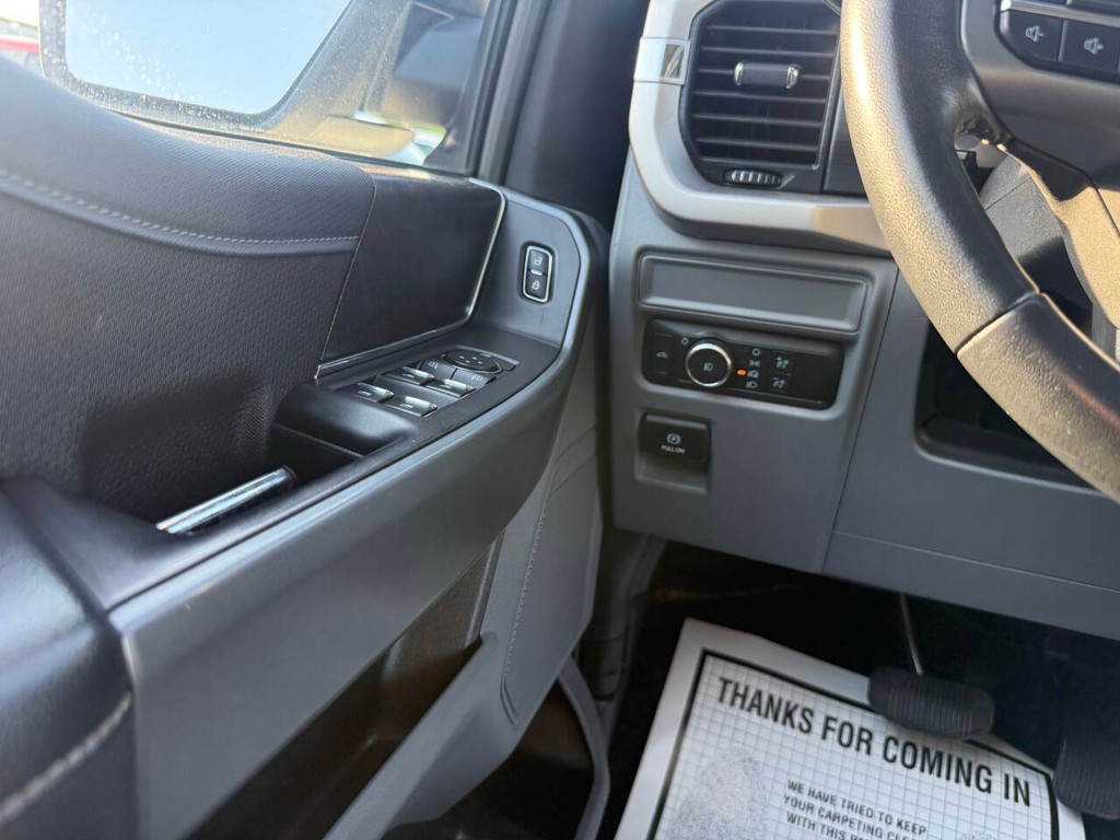 Ford F-150 Vehicle Full-screen Gallery Image 34