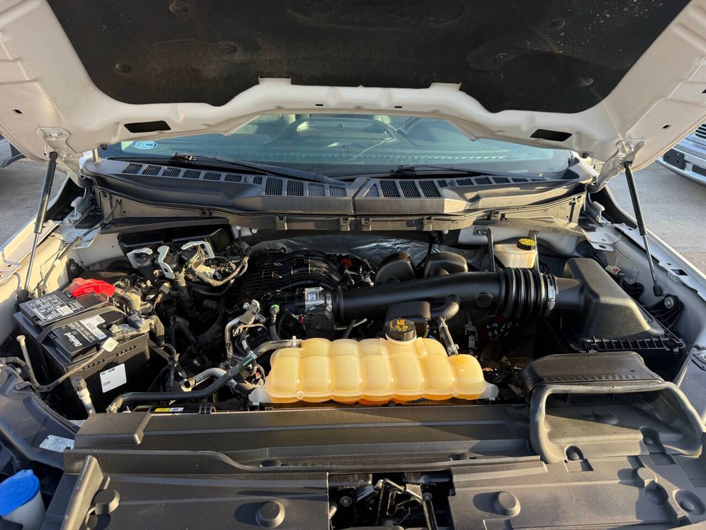 Ford F-150 Vehicle Full-screen Gallery Image 37