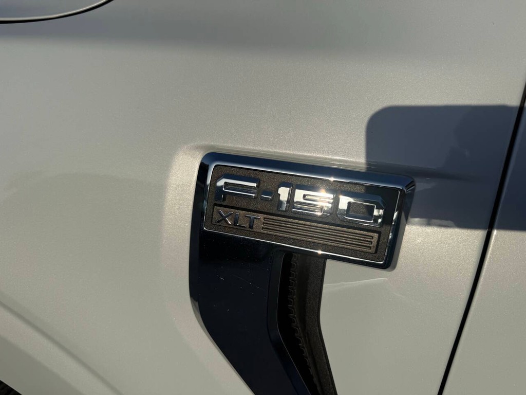 Ford F-150 Vehicle Full-screen Gallery Image 38