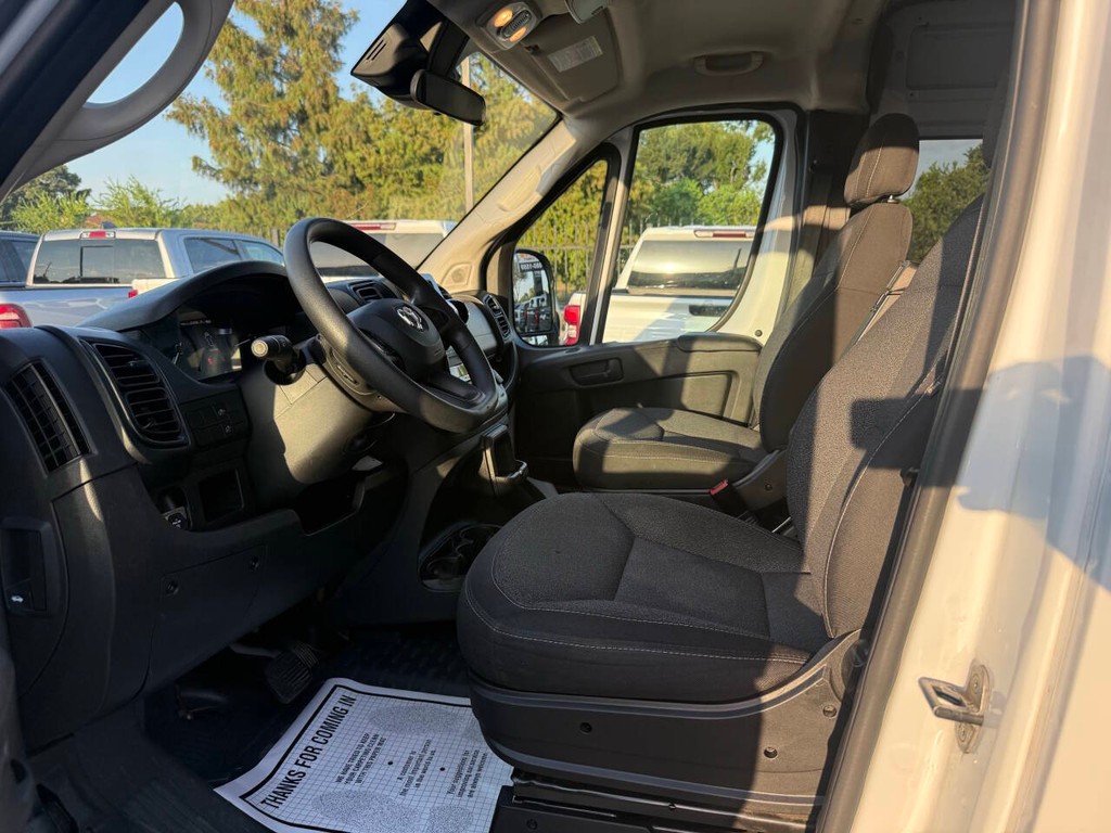 Ram ProMaster Cargo Van Vehicle Full-screen Gallery Image 07
