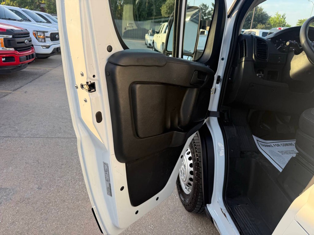 Ram ProMaster Cargo Van Vehicle Full-screen Gallery Image 08