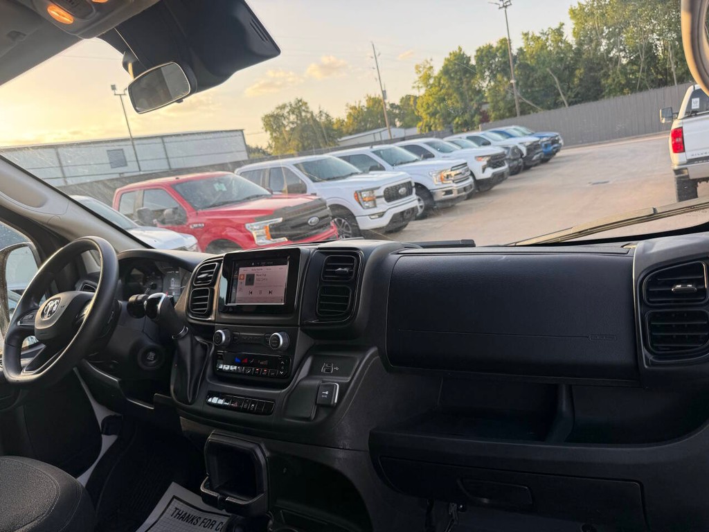 Ram ProMaster Cargo Van Vehicle Full-screen Gallery Image 12