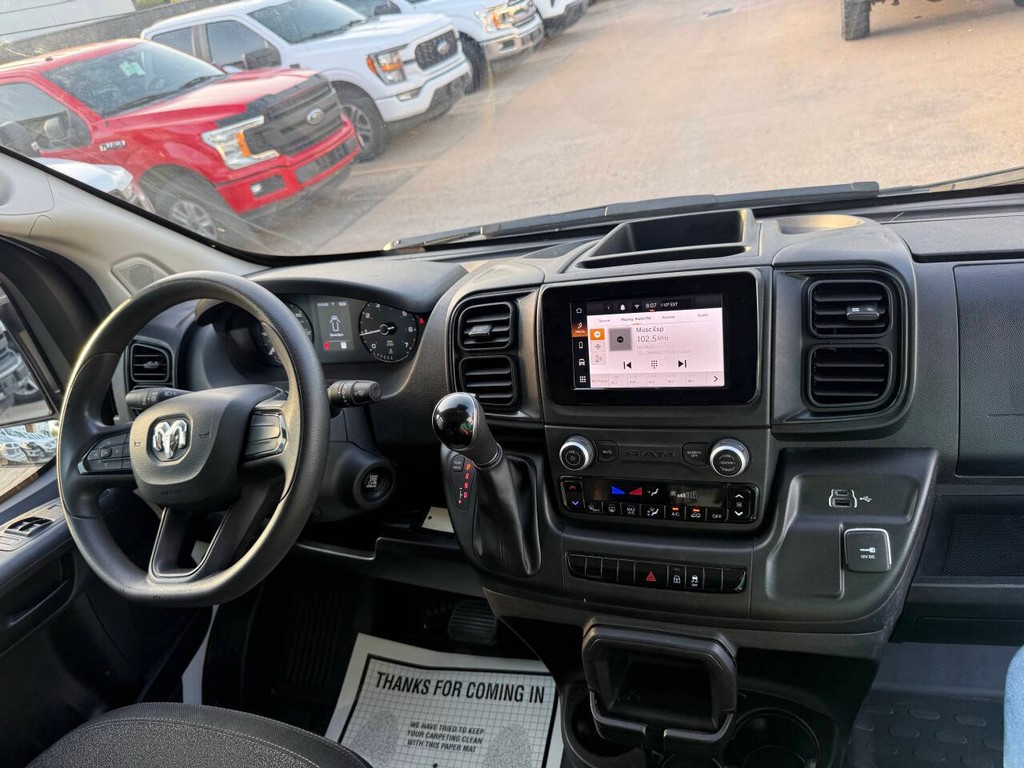 Ram ProMaster Cargo Van Vehicle Full-screen Gallery Image 14