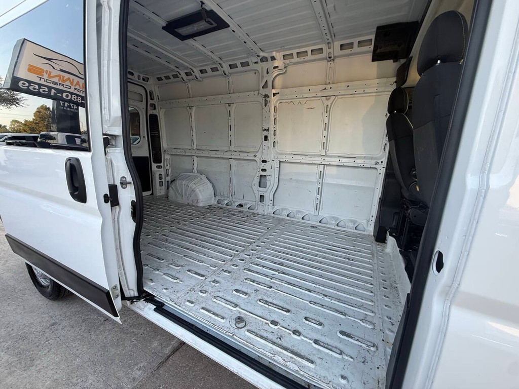 Ram ProMaster Cargo Van Vehicle Full-screen Gallery Image 23