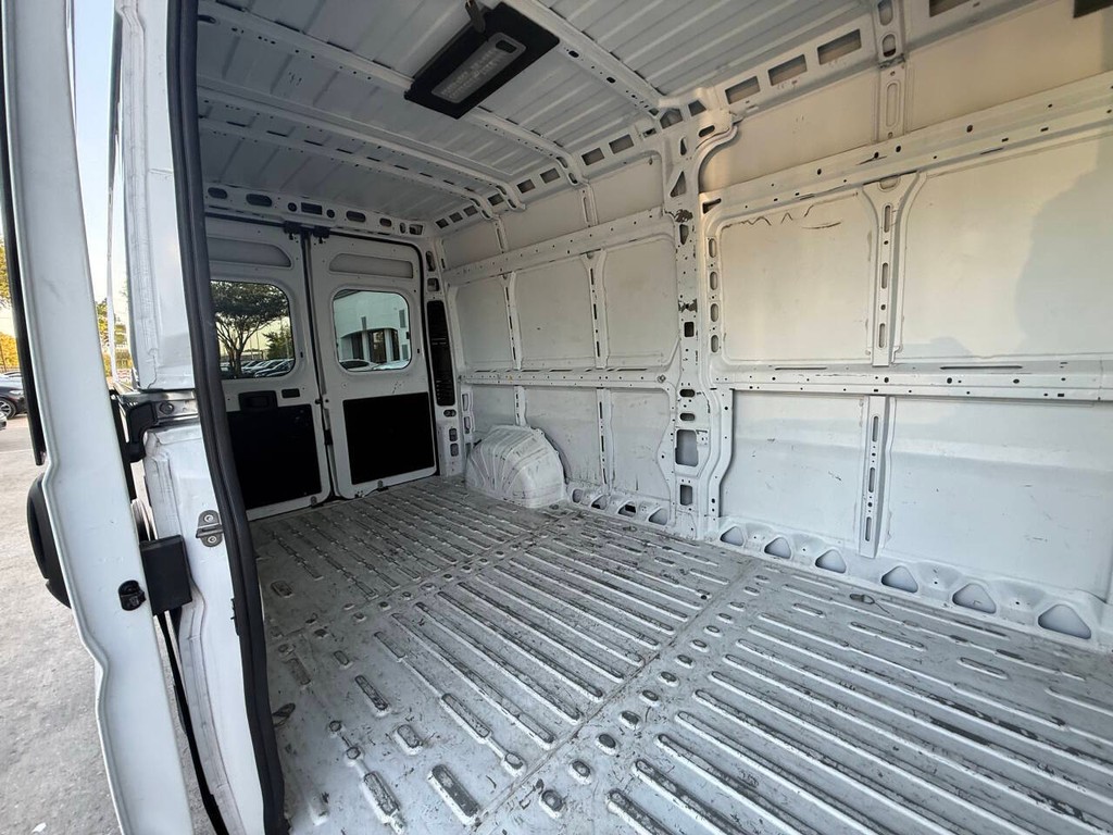 Ram ProMaster Cargo Van Vehicle Full-screen Gallery Image 24