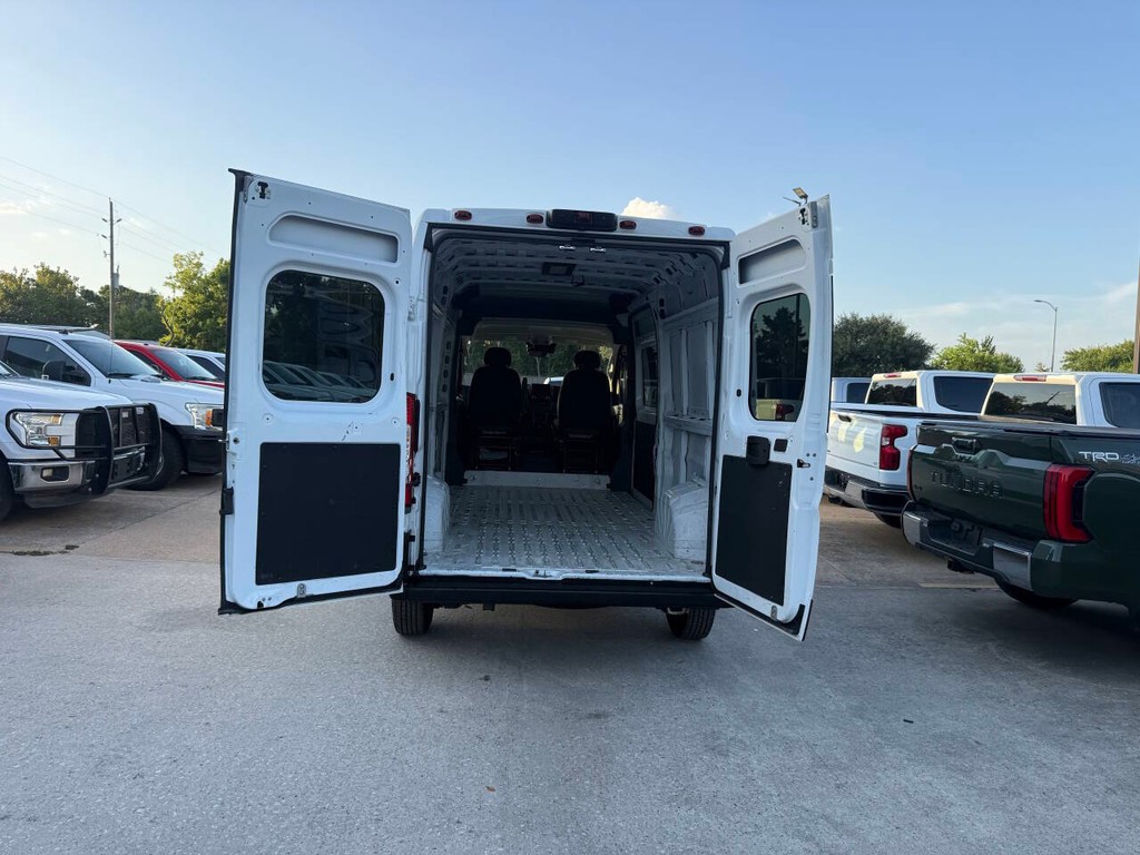 Ram ProMaster Cargo Van Vehicle Full-screen Gallery Image 26