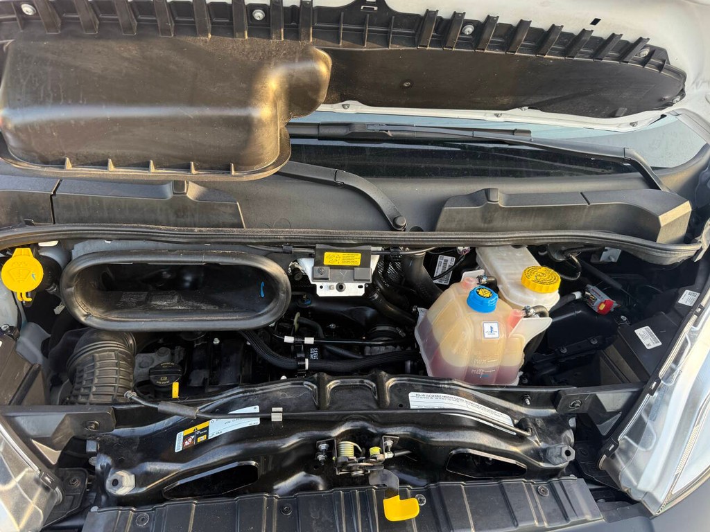 Ram ProMaster Cargo Van Vehicle Full-screen Gallery Image 32