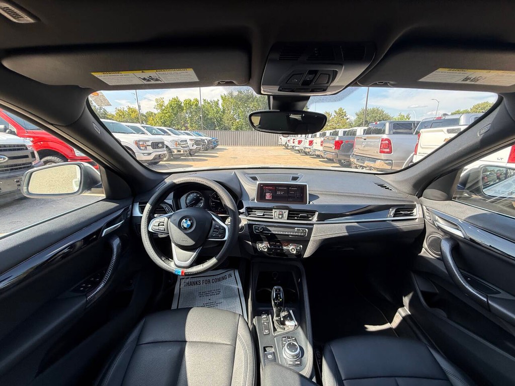 BMW X1 Vehicle Full-screen Gallery Image 18