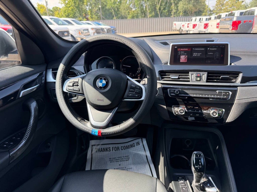 BMW X1 Vehicle Full-screen Gallery Image 21