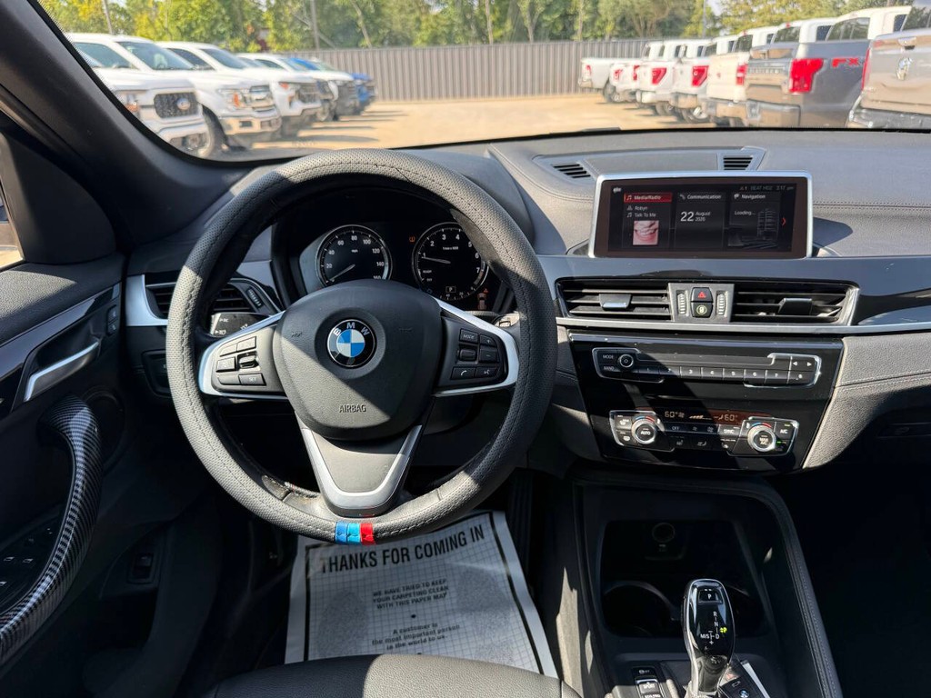 BMW X1 Vehicle Full-screen Gallery Image 22