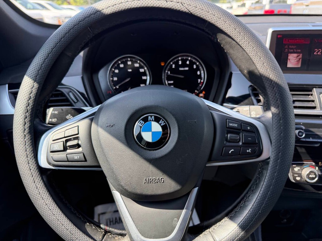 BMW X1 Vehicle Full-screen Gallery Image 24