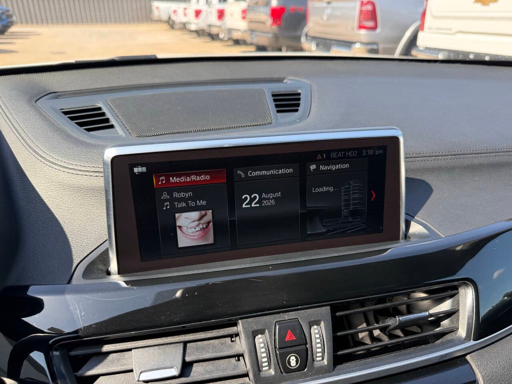 BMW X1 Vehicle Full-screen Gallery Image 27