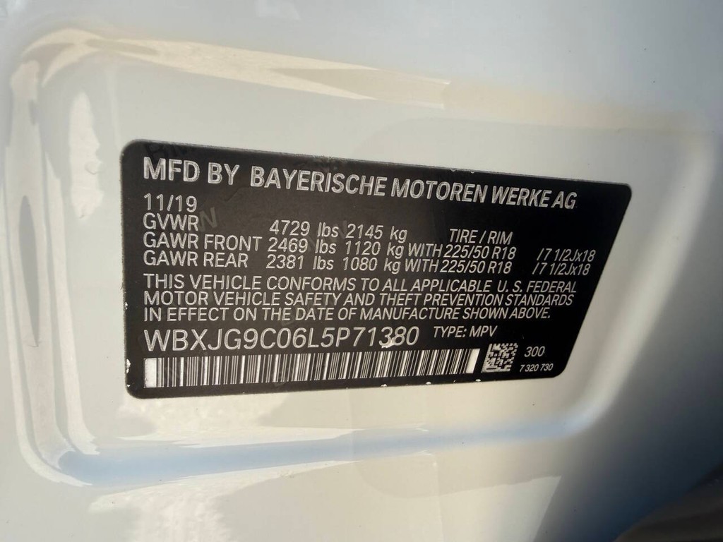 BMW X1 Vehicle Full-screen Gallery Image 35