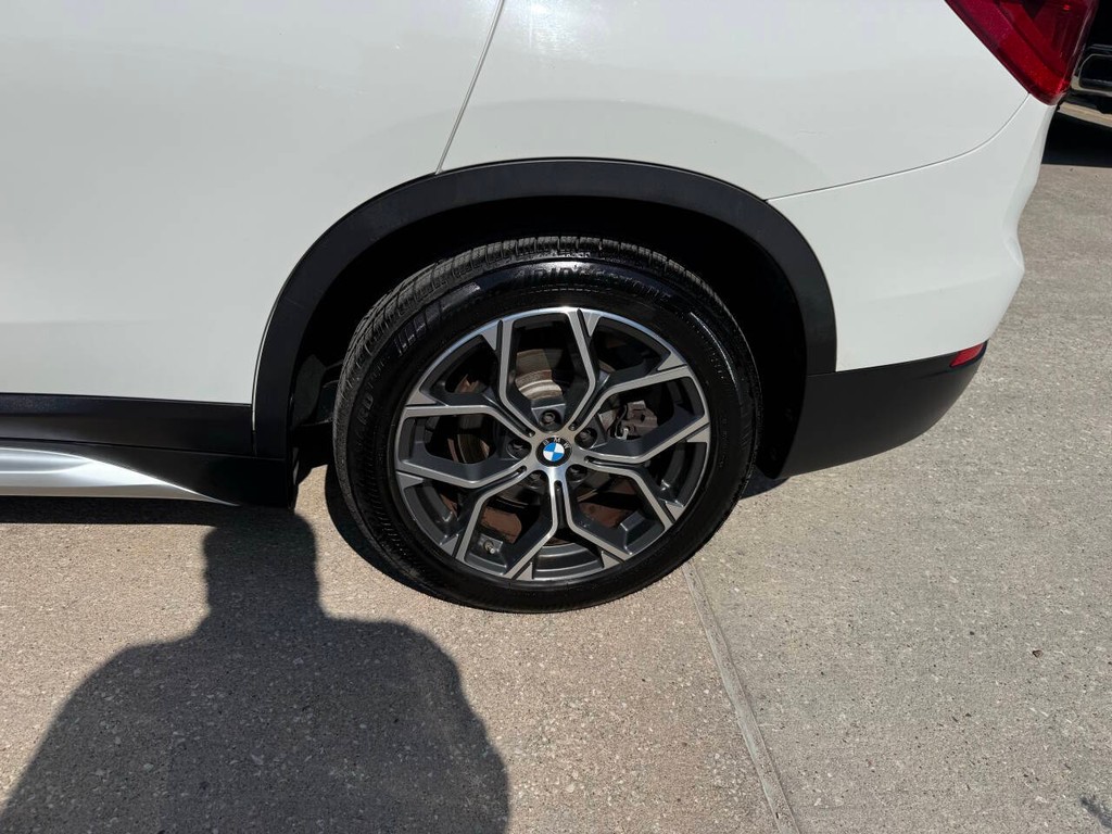 BMW X1 Vehicle Full-screen Gallery Image 37