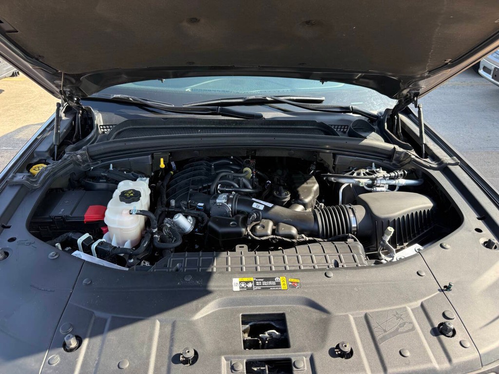 Jeep Grand Cherokee Vehicle Full-screen Gallery Image 34