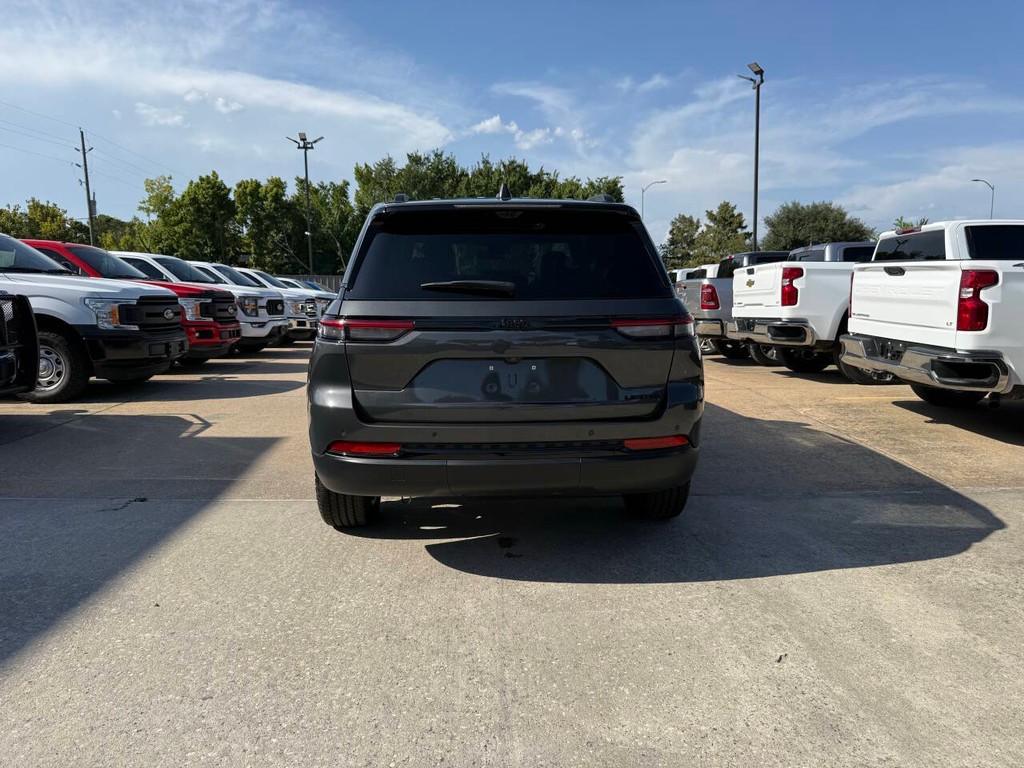 Jeep Grand Cherokee Vehicle Full-screen Gallery Image 38