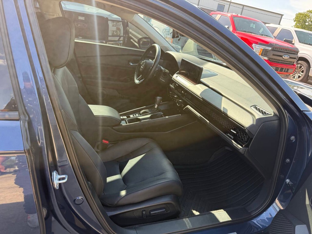 Honda Accord Hybrid Vehicle Full-screen Gallery Image 10