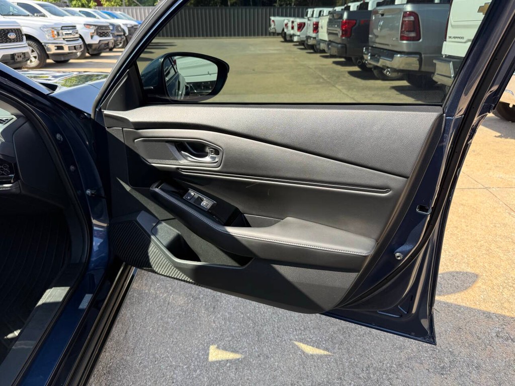 Honda Accord Hybrid Vehicle Full-screen Gallery Image 11