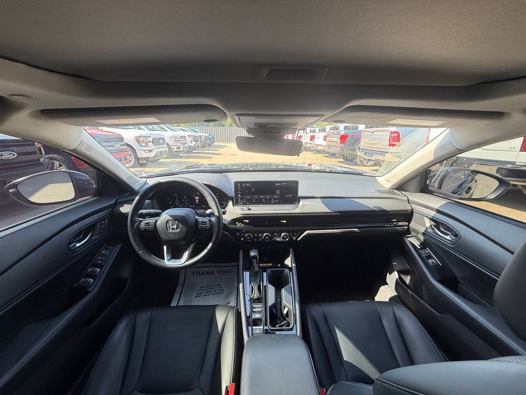 Honda Accord Hybrid Vehicle Full-screen Gallery Image 18