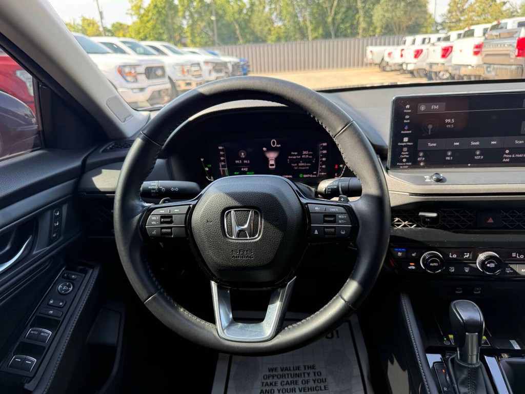Honda Accord Hybrid Vehicle Full-screen Gallery Image 22