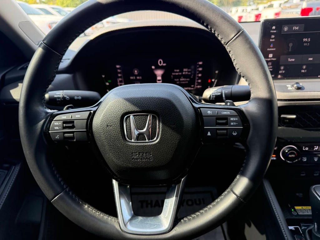 Honda Accord Hybrid Vehicle Full-screen Gallery Image 23