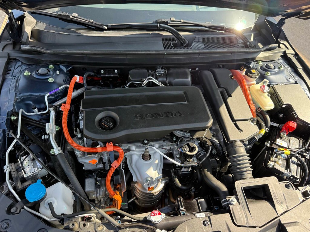 Honda Accord Hybrid Vehicle Full-screen Gallery Image 34