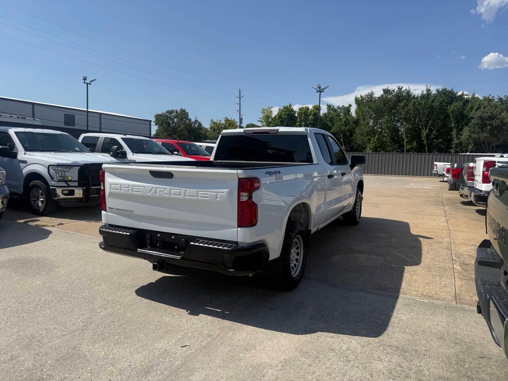 Chevrolet Silverado 1500 Vehicle Full-screen Gallery Image 05