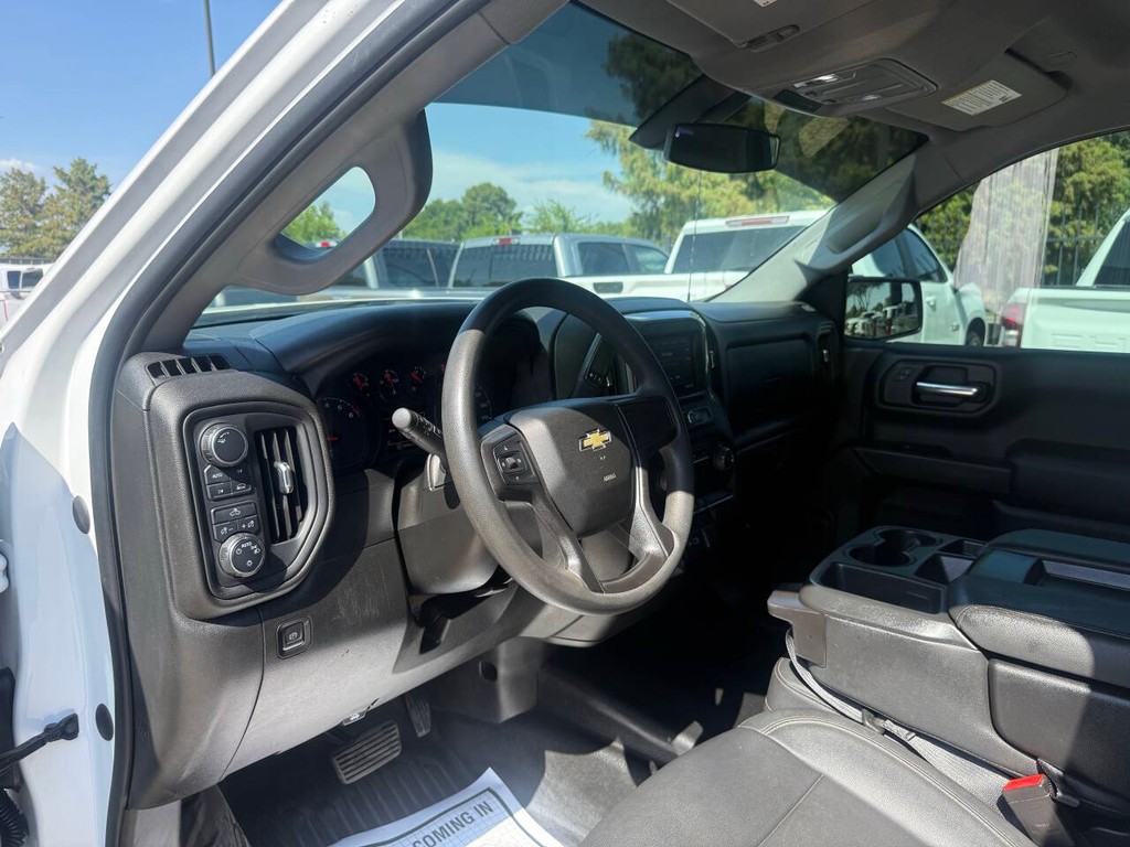 Chevrolet Silverado 1500 Vehicle Full-screen Gallery Image 06