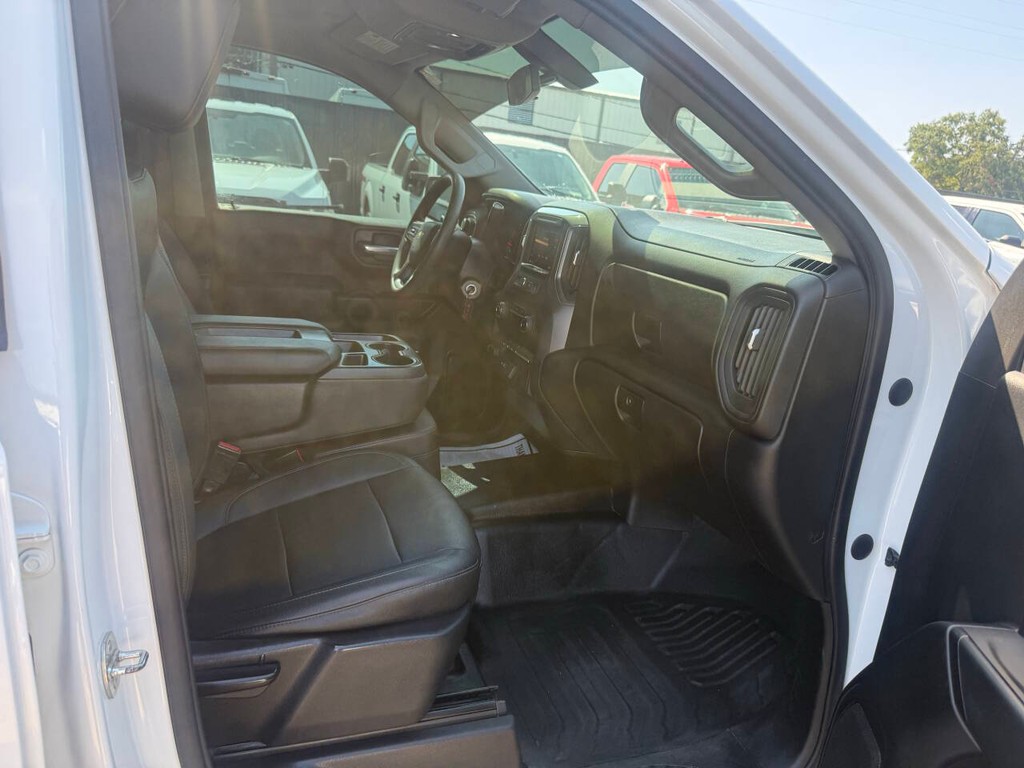 Chevrolet Silverado 1500 Vehicle Full-screen Gallery Image 09