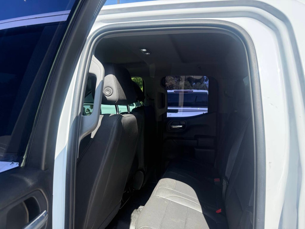 Chevrolet Silverado 1500 Vehicle Full-screen Gallery Image 11