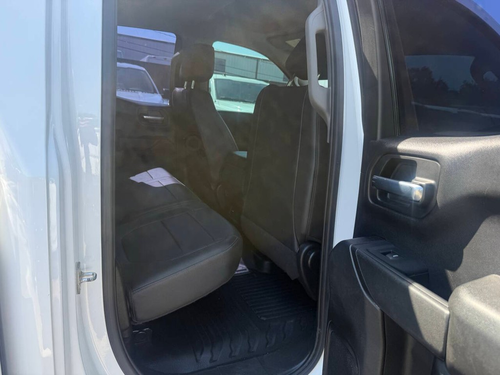 Chevrolet Silverado 1500 Vehicle Full-screen Gallery Image 14