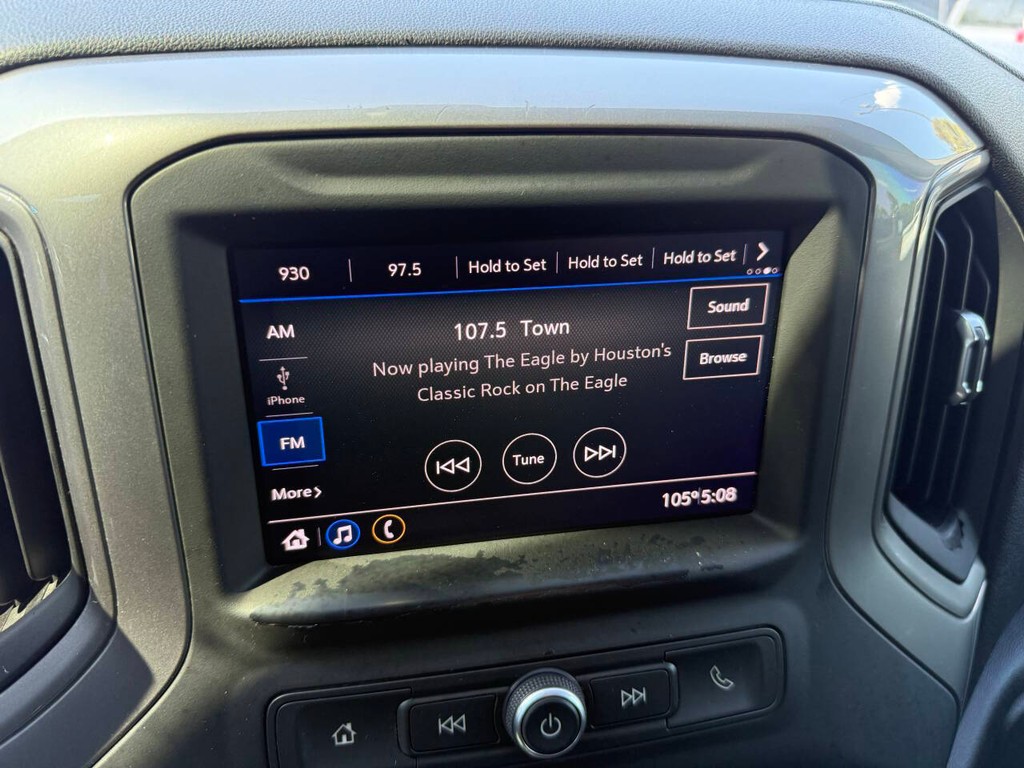 Chevrolet Silverado 1500 Vehicle Full-screen Gallery Image 28
