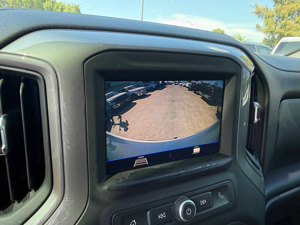 Chevrolet Silverado 1500 Vehicle Full-screen Gallery Image 29