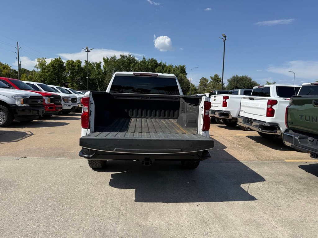 Chevrolet Silverado 1500 Vehicle Full-screen Gallery Image 41