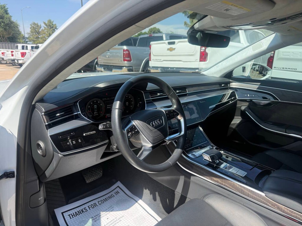 Audi A8 L Vehicle Full-screen Gallery Image 06