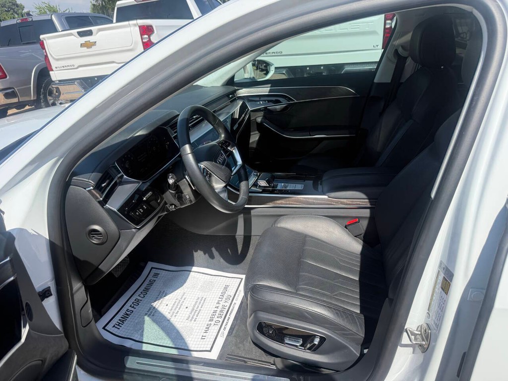Audi A8 L Vehicle Full-screen Gallery Image 07