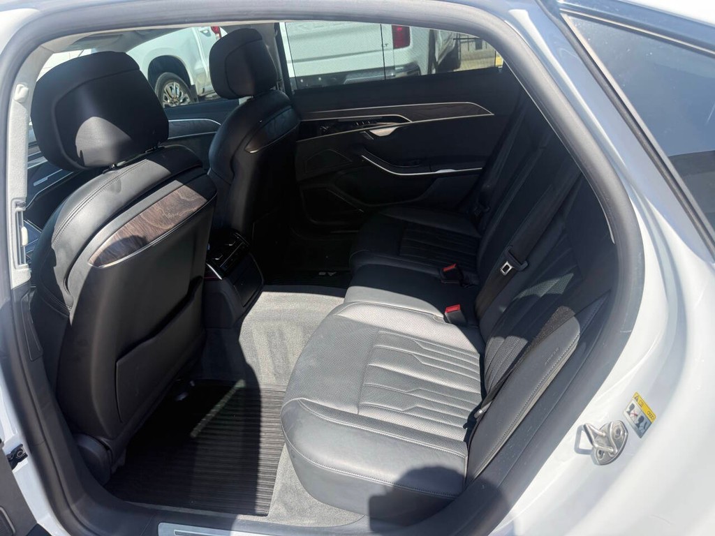Audi A8 L Vehicle Full-screen Gallery Image 13