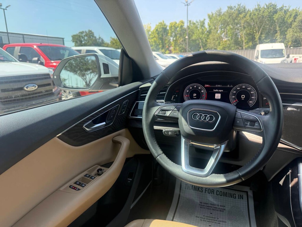 Audi Q8 Vehicle Full-screen Gallery Image 19