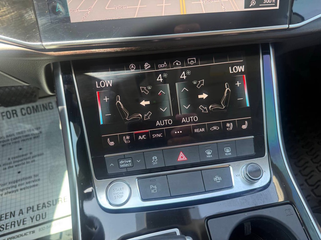 Audi Q8 Vehicle Full-screen Gallery Image 26