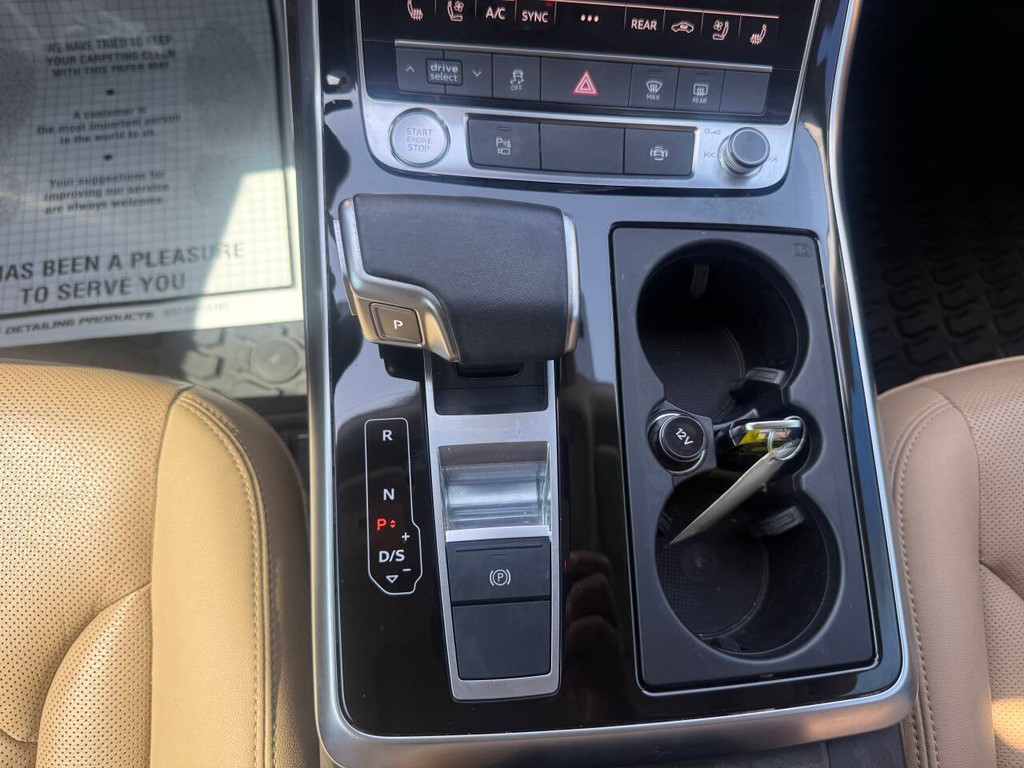 Audi Q8 Vehicle Full-screen Gallery Image 28
