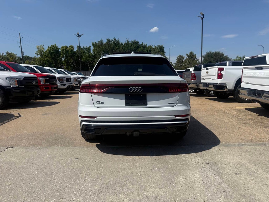 Audi Q8 Vehicle Full-screen Gallery Image 39