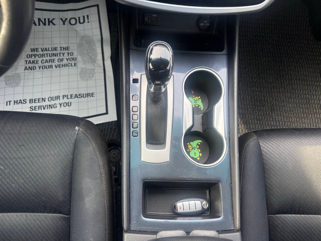 Nissan Altima Vehicle Full-screen Gallery Image 28